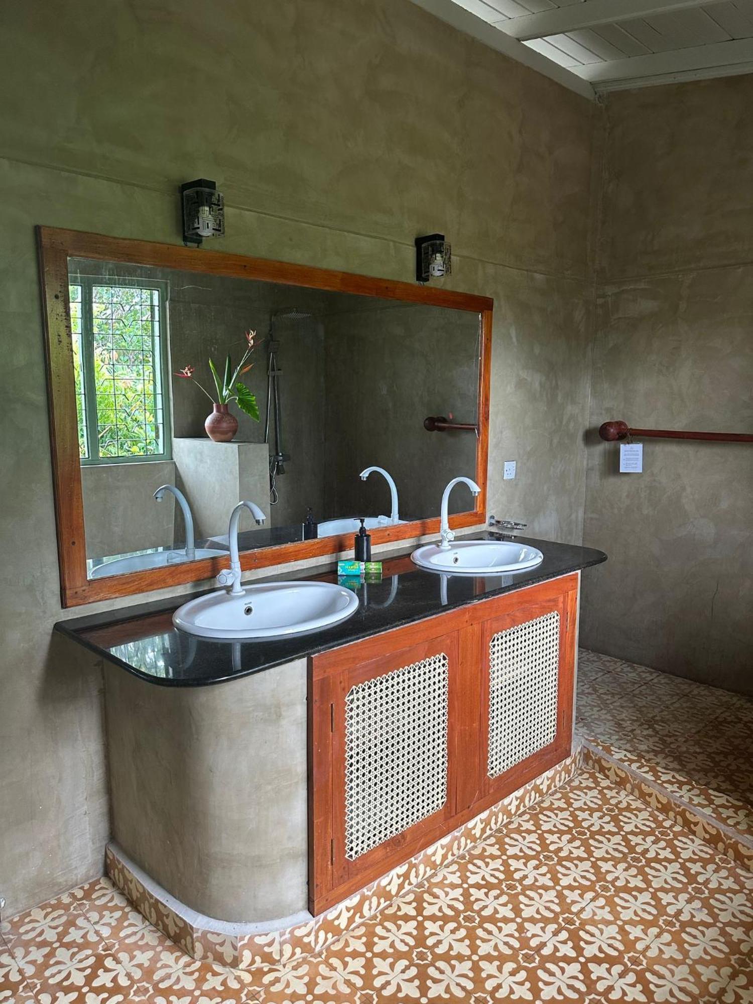 Isolabella Ayurveda Hotel Hiriketiya Nilwella Экстерьер фото